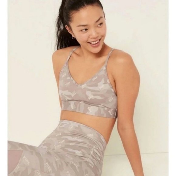 VS PINK Ultimate Lightly Lined Sports Bra Camo XL - Picture 3 of 9